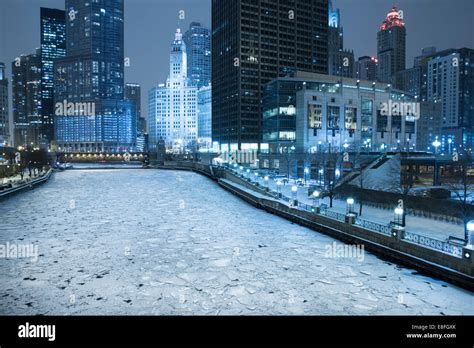 Chicago City Skyline In Winter Illinois Usa Stock Photo Alamy