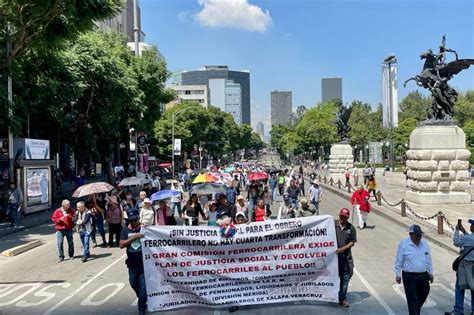 La Jornada Marchan Ferrocarrileros Jubilados A Palacio Nacional