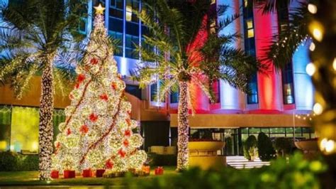 Pohon Natal Termahal Di Dunia Ada Yang Dilapisi Berlian Swarovski