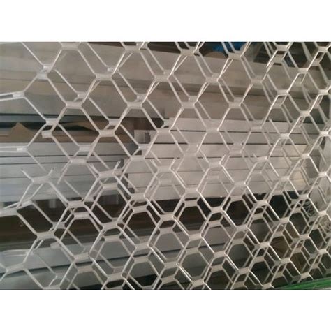 Aluminium Hot Rolled Expanded Aluminum Mesh Material Grade 6082 At Rs