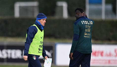 Mancini Toglie Ogni Speranza A Mario Balotelli Per Lui La Nazionale è Un Capitolo Chiuso