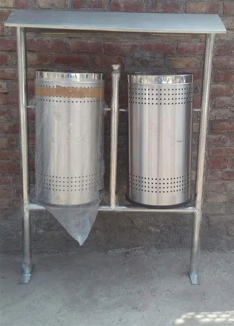 Open Top Silver Mofna Stainless Steel Pole Mounted Twin Bin With Roof