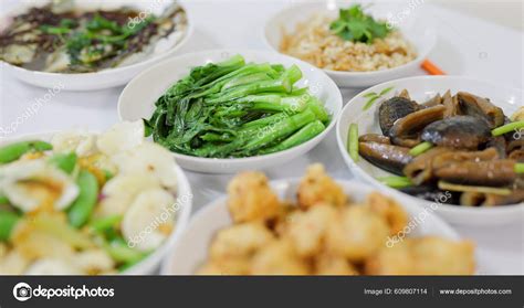 Chinese Style Family Dinner Home Stock Photo by ©leungchopan 609807114