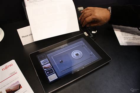 Fujitsus F Hlbares Display Ausprobiert Computerbase