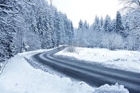 冬季林道雪覆盖的山路冬季主题高清图片下载 正版图片502869870 摄图网