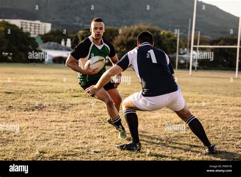 Rugby Players Tackling Hi Res Stock Photography And Images Alamy