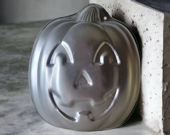 D Pumpkin Baking Pans Wilton Stand Up Jack O Lantern Etsy