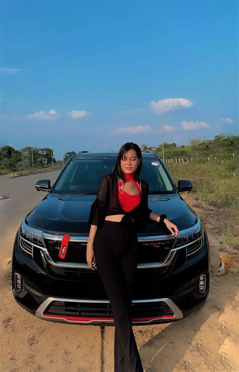 Meet Ananya Bhuyan One Of The Leading Beauty Creator Of The Igtv Era