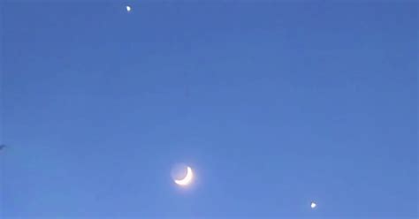 Jupiter Venus Ja Kuun Kapea Sirppi Komeilivat Kilpaa Kirkkaalla