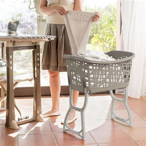 Panier à linge avec pieds verticaux 44 L Coloris aléatoire