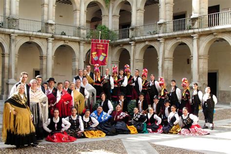 El Xxxiii Festival Folkl Rico Internacional De Extremadura Comienza El