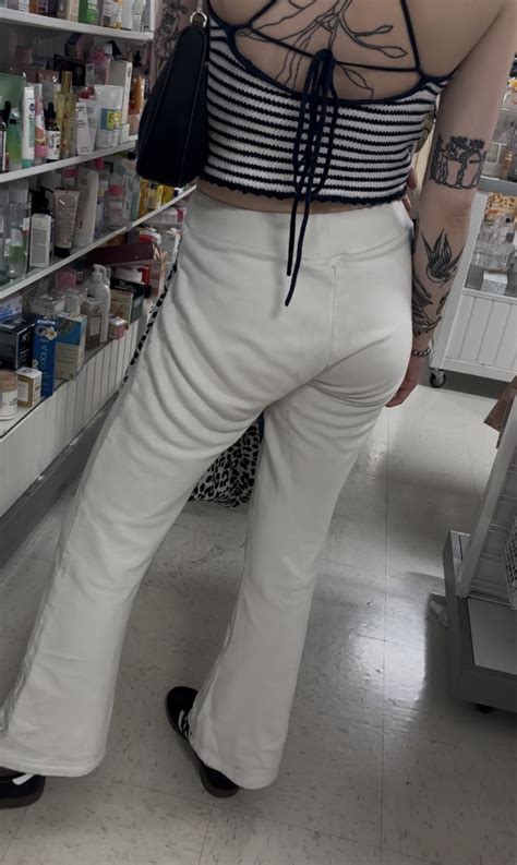 Sweet Skinny Blonde Babe Spandex Leggings Yoga Pants Forum