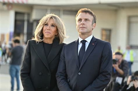 Galerie Emmanuel Macron A Jeho Ena Brigitte Velk L Ska Se