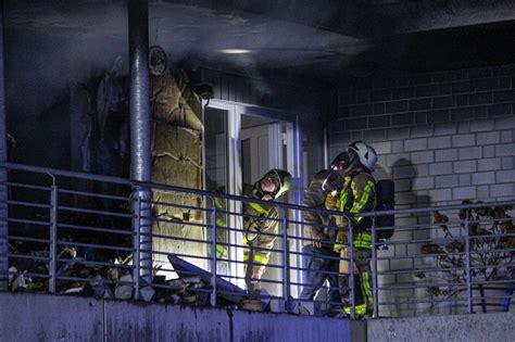 Grevenbroich Fotos Ein Toter Und Verletzte Bei Explosion Und Feuer