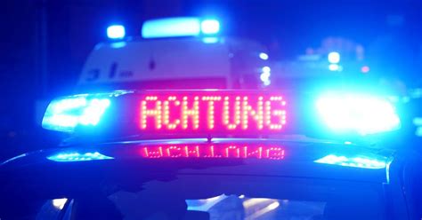 Polizei Unfall Auf A Mann Schleudert Mit Auto Bei St Ingbert