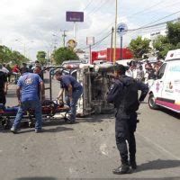 Michoac N Polic As Resultan Heridos Al Chocar Vs Taxi En L Zaro