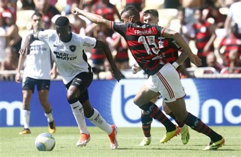 Atua O Do Flamengo De La Cruz O Que Mais Tenta Em Meio A Baixo