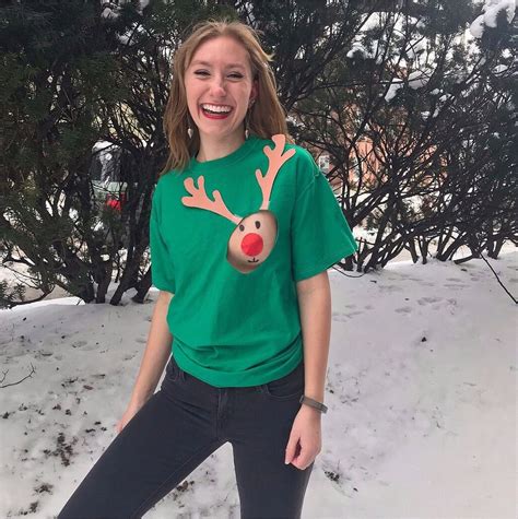 Boob Hole Fashions At Christmas Are A Thing Of Great Wonder And Joy Scrolller