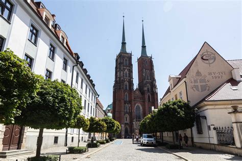 Najpiękniejsza i najstarsza dzielnica Wrocławia Ostrów Tumski jak