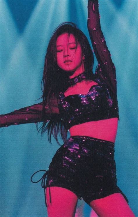 Jisoo Kim BLACKPINK Virt Materials Concert Photos Justin Timberlake