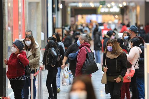 Horarios de malls y cómo funcionarán en el Día del Trabajador 24horas