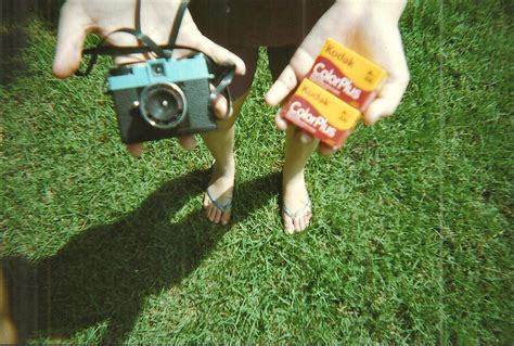 Hintergrundbilder Film Füße Analoge 35MM Garten Iso100 Lomo