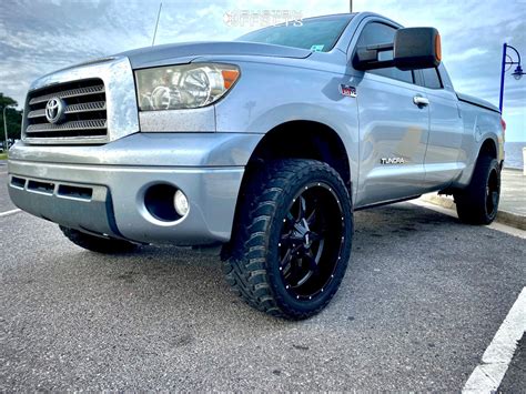 Toyota Tundra Moto Metal Mo Rough Country Suspension Lift