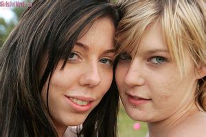 Hot Damsels Sun Themselves In The Backyard Fingering And Xxx Dessert