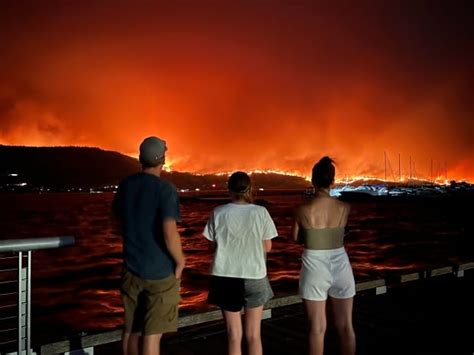 Aggressive Wildfire Threatens Major Okanagan Cities Cbc News