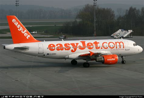 G EZEC Airbus A319 111 EasyJet Piotr Rams JetPhotos