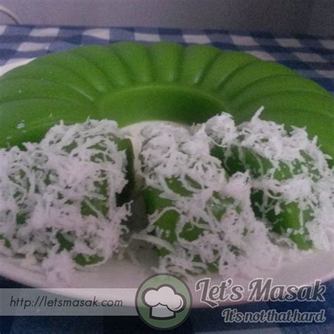 Kuih Kaswi Pandan Recipe | LetsMasak