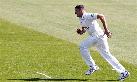 Tim Bresnan bowls 10 overs on his return from injury for Yorkshire ...