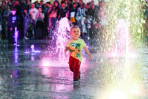 Nowy Rynek W Starym Fordonie Otwarty Pokaz Fontann Zachwyci