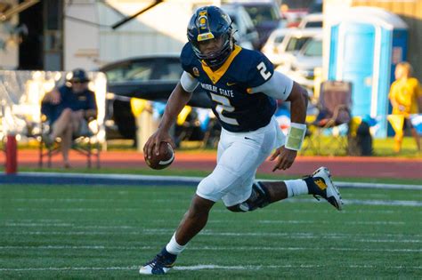 Returning Qb Highlights Racers 1000th Football Game The Murray State
