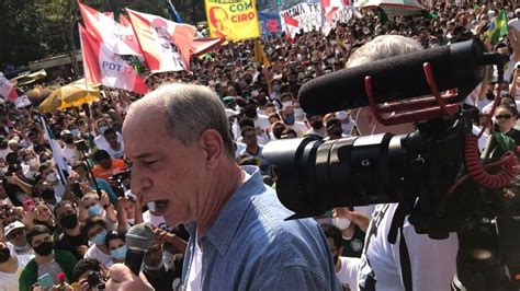 Ciro Gomes Sofre Tentativa De Agress O Em Fora Bolsonaro M Sico