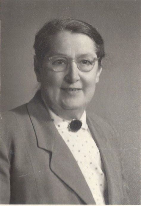 Portrait Archiv Zgf Louise Acklin Arnold