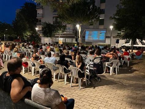 Cine bajo las estrellas regresa un año más a las barriadas de Algeciras