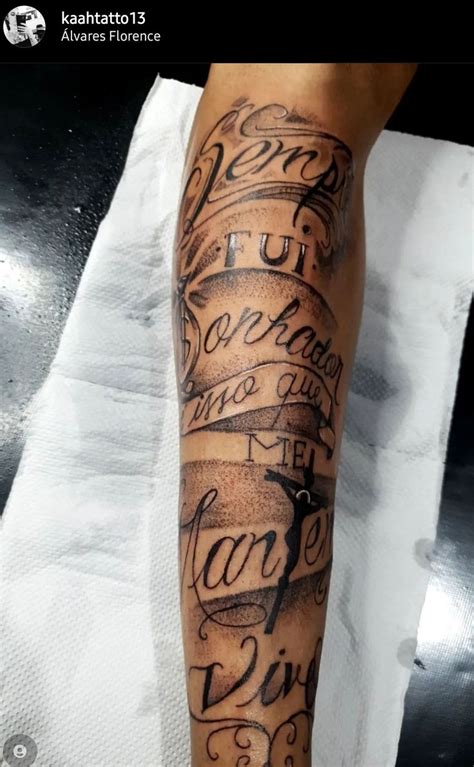 Letring na perna Tatuagem de frases no antebraço Tatuagem Frases