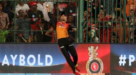 Ipl 2018 Rcb Vs Srh Rashid Khan Takes One Handed Stunner To Dismiss