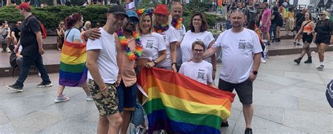 Transvestita versus travestita LGBTQ Gay lesbická bisexuální transgender a blízká témata