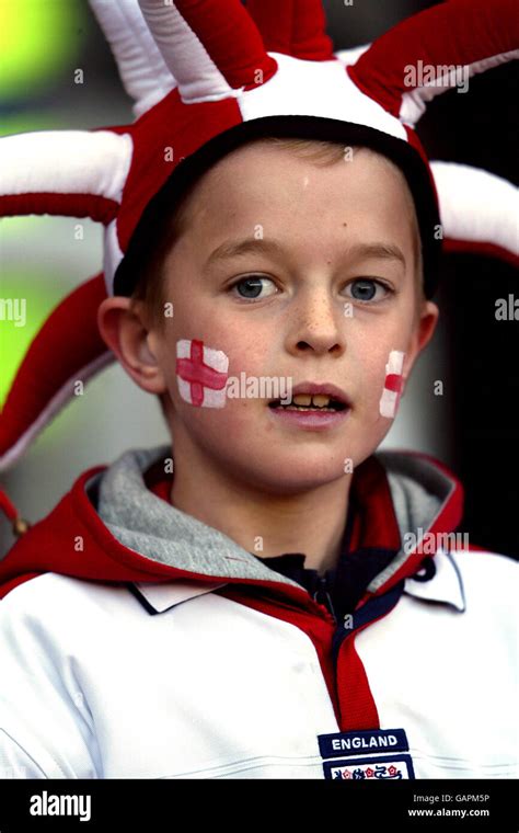 Euro Euro Euro Atmosphere Hat Football Face Paint Hi Res