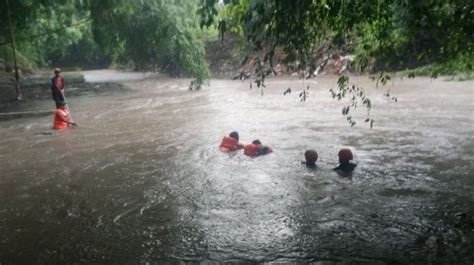 Mandi Di Sungai Empat Pelajar Terseret Air Bah Satu Hilang Tenggelam