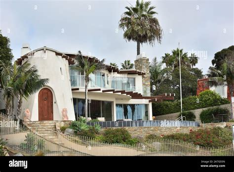 Nice Mansion At Sunset Cliffs In San Diego Stock Photo Alamy