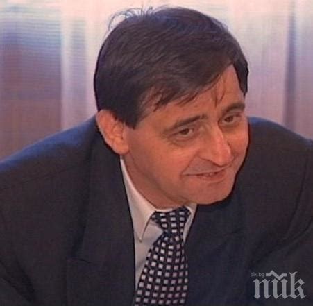 Кирил Добрев с честитка за покойния си баща Николай: Недостижим си и ...