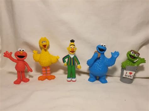 SESAME STREET ELMO Cookie Monster Big Bird Bert Oscar Figures PVC 2017