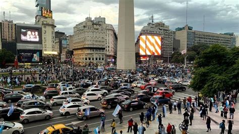 Marchas y banderazos en todo el país contra la cuarentena y la