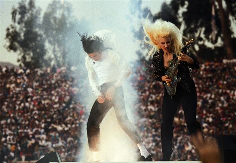 Most Memorable Halftime Shows – Retro Pop Reunion