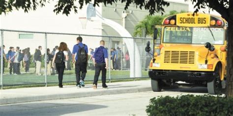 Las escuelas de Miami Dade y Broward comenzarán el año escolar 2020 en