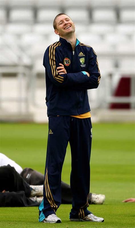 Shane Watson hurls one in during a fielding drill | ESPNcricinfo.com