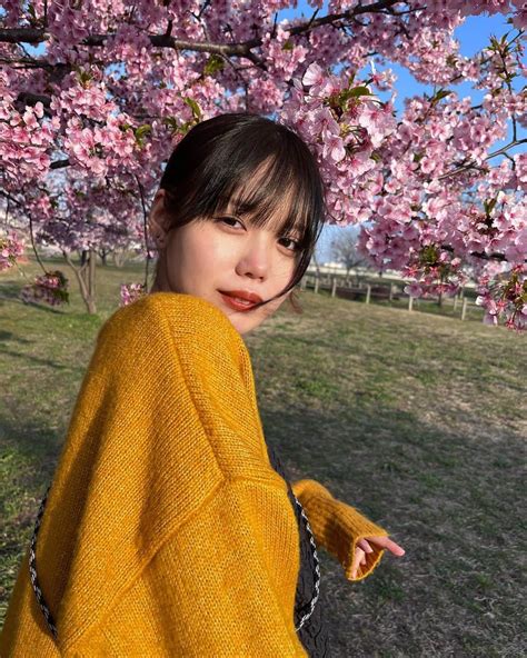 比嘉奈菜子さんのインスタグラム写真 比嘉奈菜子instagram「天気良かったのでちょい早めのプチ花見🌸 花粉症ですが花見だけはどうし